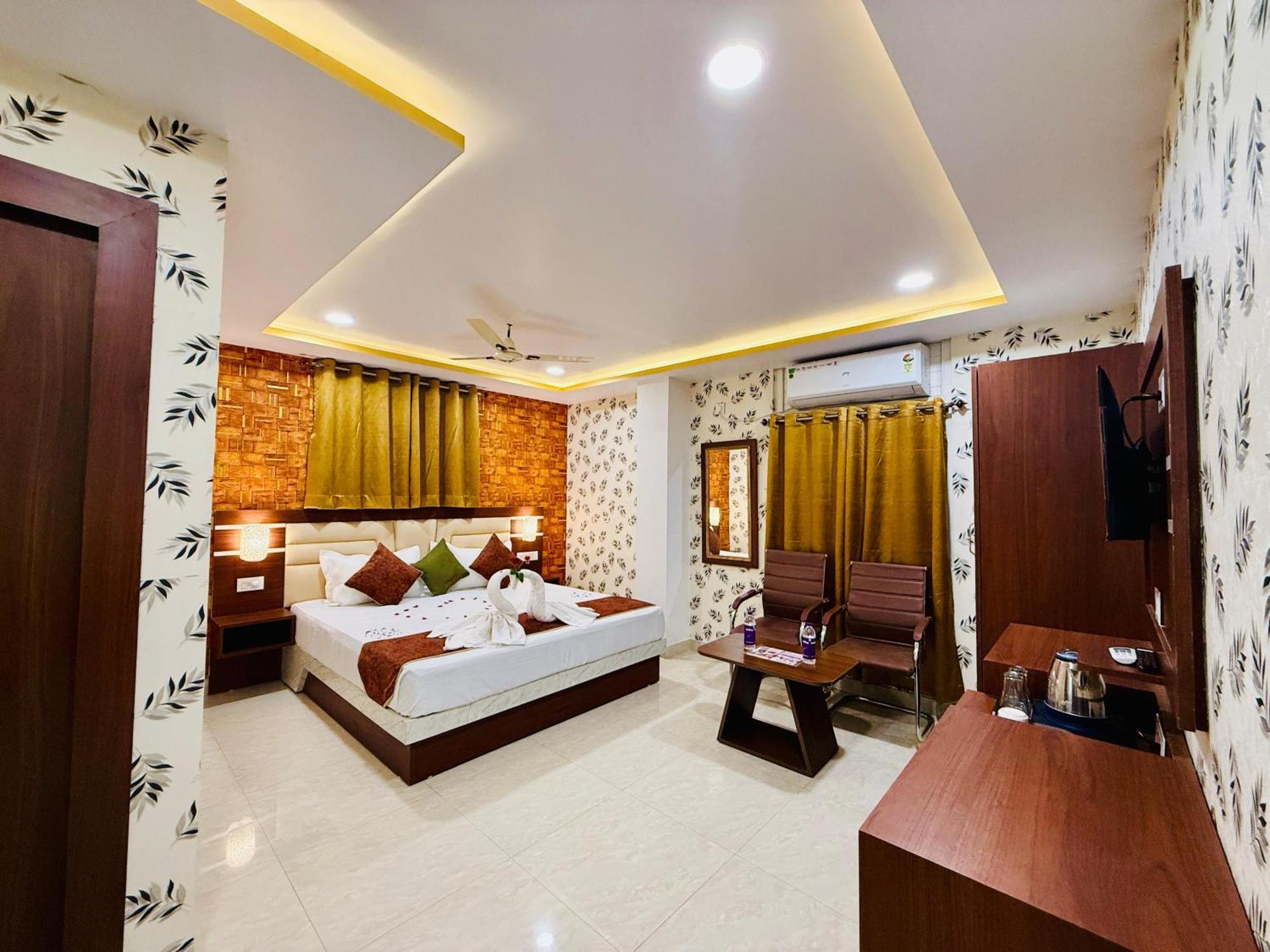 Hotel Golden Crystal Patna  Ngoại thất bức ảnh
