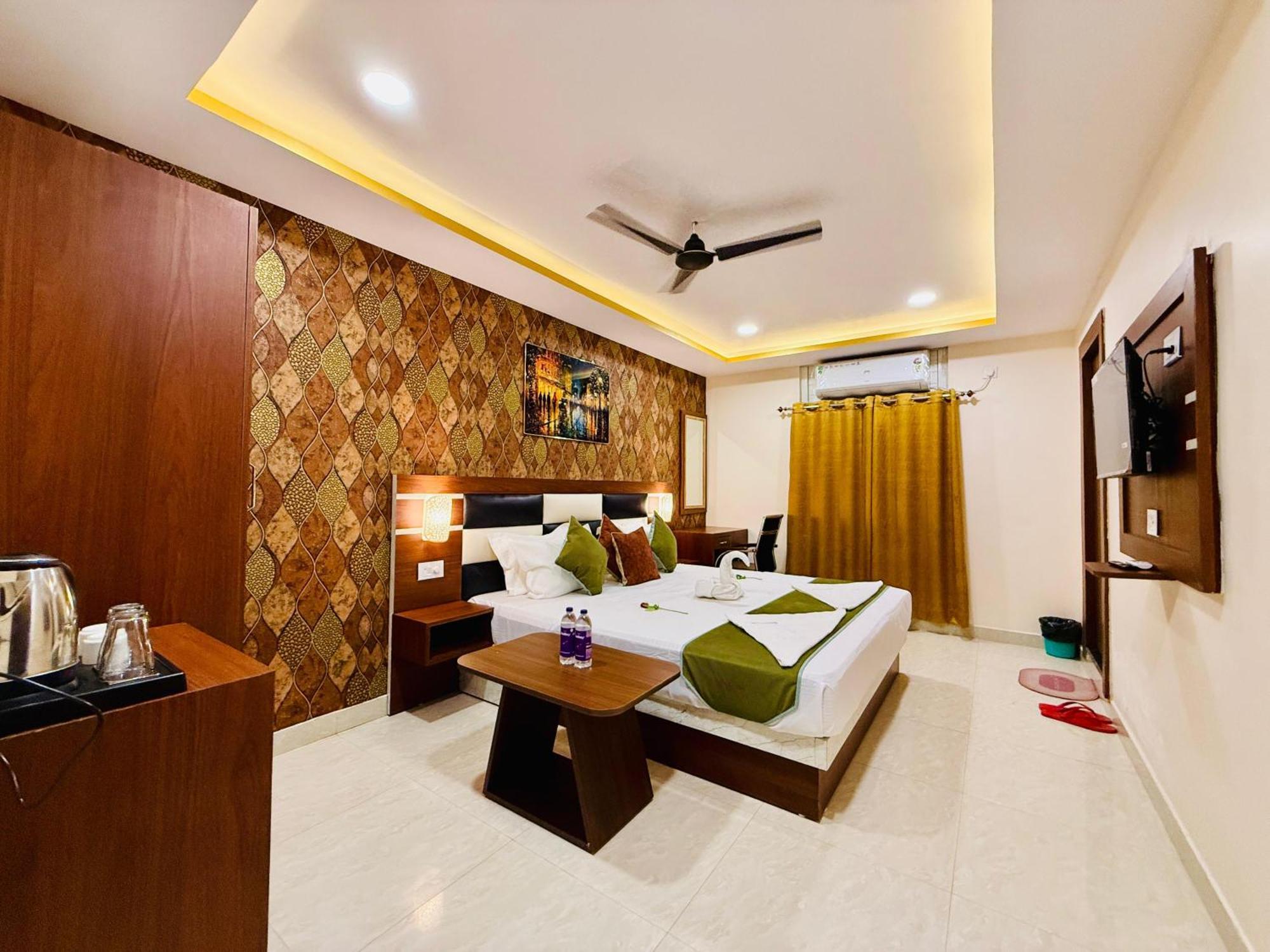 Hotel Golden Crystal Patna  Ngoại thất bức ảnh