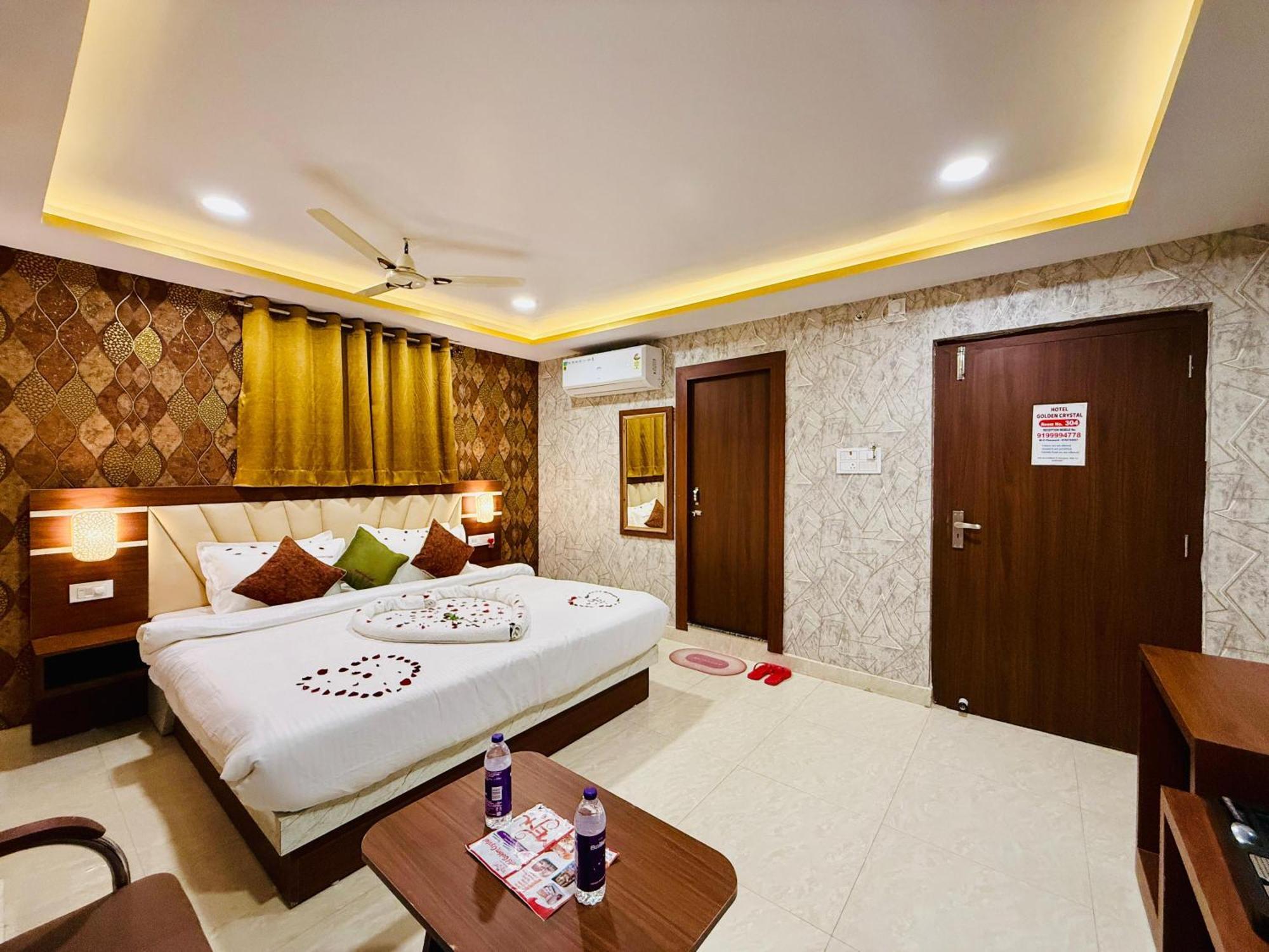 Hotel Golden Crystal Patna  Ngoại thất bức ảnh